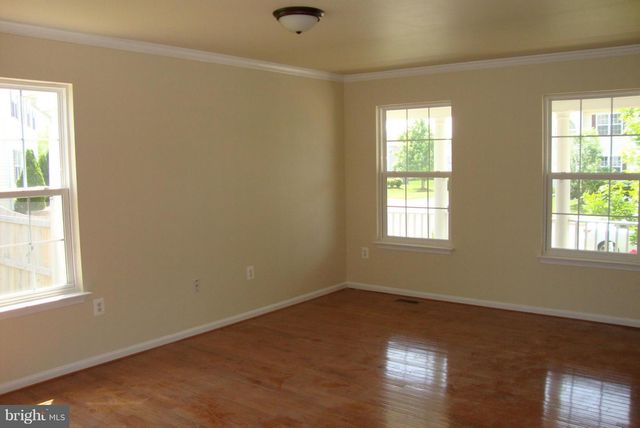 8 FOGGY FIELD LN, Fredericksburg, VA 22406