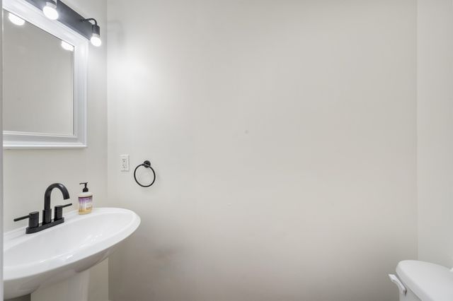 19 Dillon Way Unit 4, Laconia, NH 03246