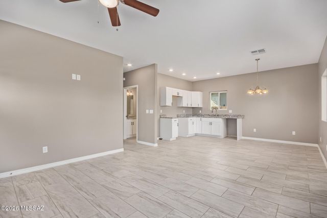 1304 S 5th Avenue, Tucson, AZ 85713