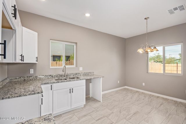 1304 S 5th Avenue, Tucson, AZ 85713