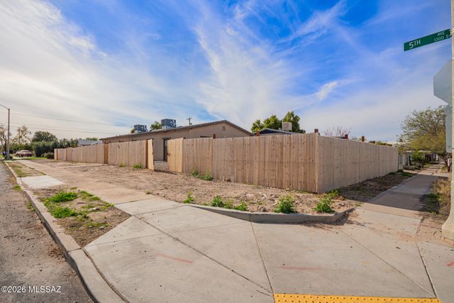 1304 S 5th Avenue, Tucson, AZ 85713