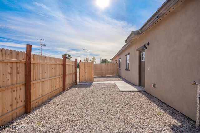 1304 S 5th Avenue, Tucson, AZ 85713