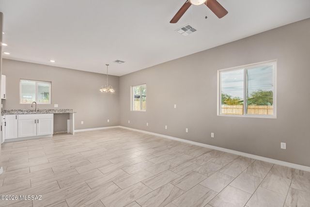 1304 S 5th Avenue, Tucson, AZ 85713