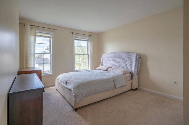 23 Normandy Way, Nashua, NH 03063