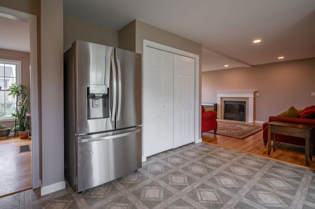 23 Normandy Way, Nashua, NH 03063