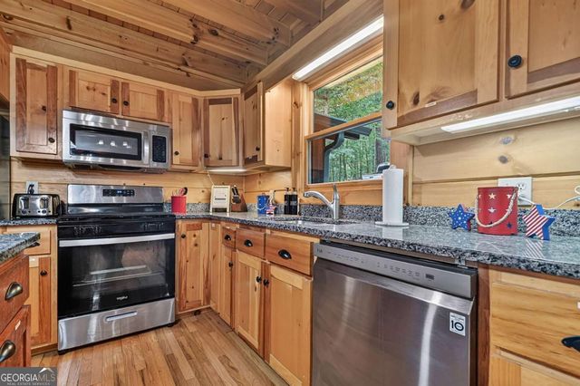 316 Pigeon Creek Road, Blue Ridge, GA 30513