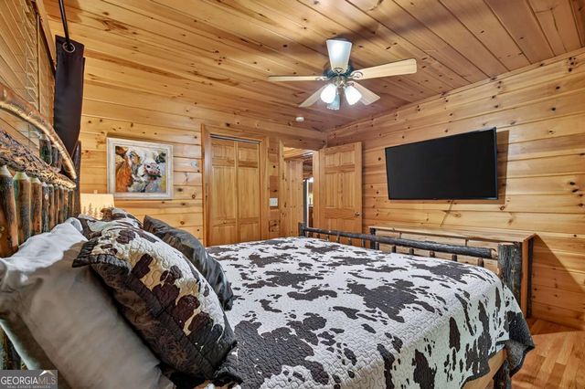 316 Pigeon Creek Road, Blue Ridge, GA 30513