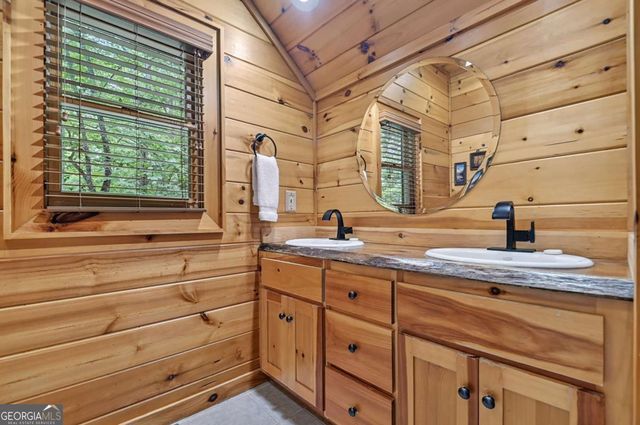 316 Pigeon Creek Road, Blue Ridge, GA 30513