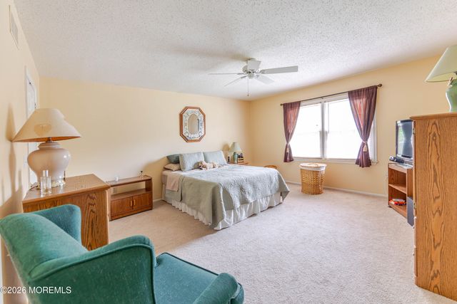 211 Down Hill Run, Toms River, NJ 08755