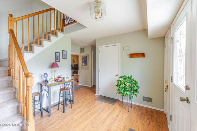 211 Down Hill Run, Toms River, NJ 08755