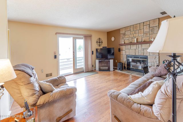 211 Down Hill Run, Toms River, NJ 08755