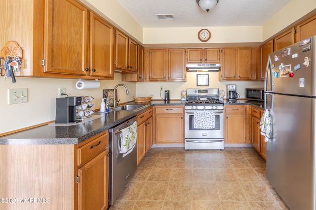 211 Down Hill Run, Toms River, NJ 08755