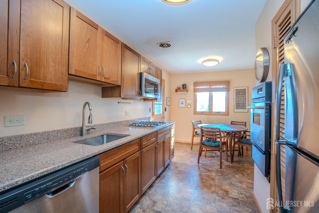 15 Newkirk Road, Franklin Twsp, NJ 08873