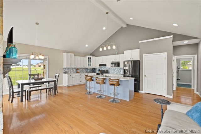 3104 Island Court, Jeffersonville, IN 47130