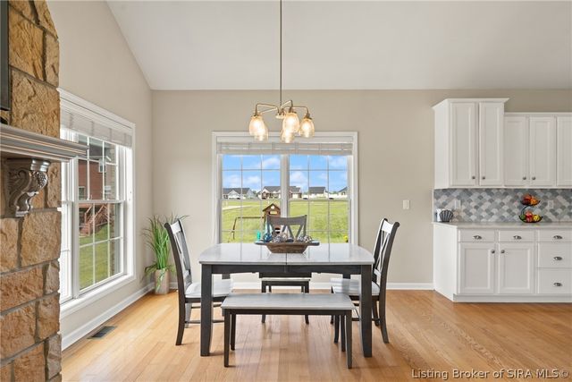 3104 Island Court, Jeffersonville, IN 47130