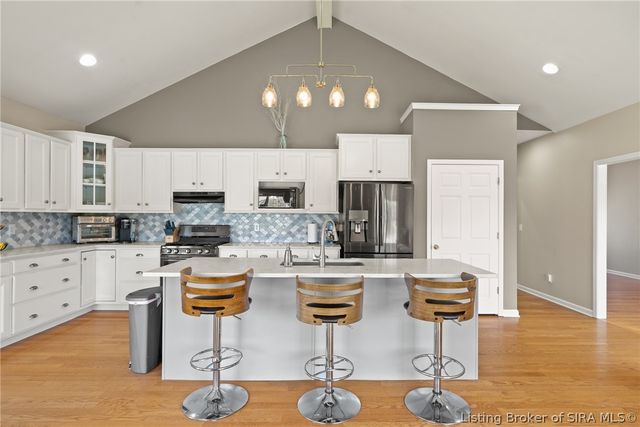 3104 Island Court, Jeffersonville, IN 47130