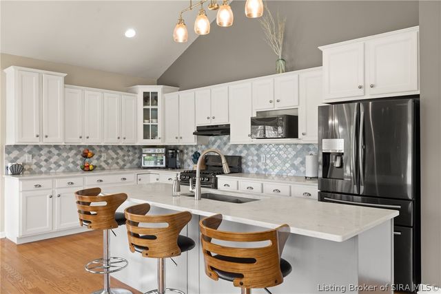 3104 Island Court, Jeffersonville, IN 47130