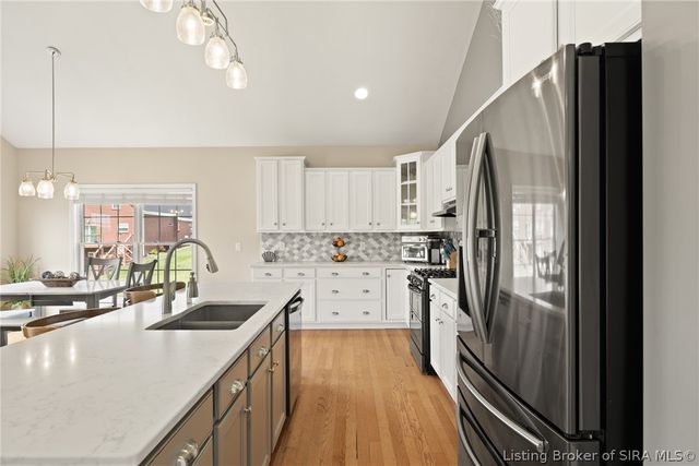 3104 Island Court, Jeffersonville, IN 47130