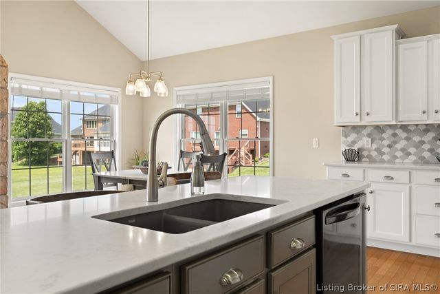 3104 Island Court, Jeffersonville, IN 47130