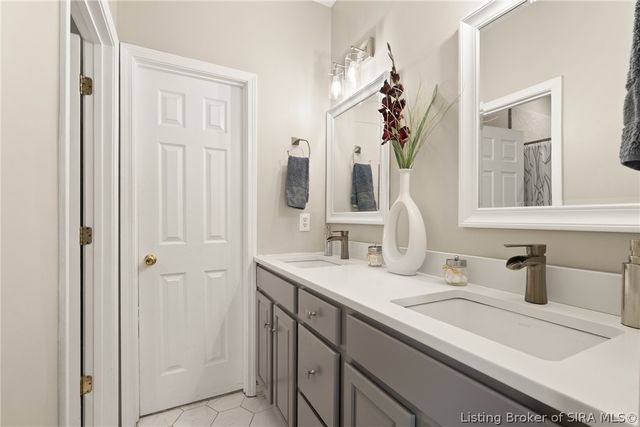 3104 Island Court, Jeffersonville, IN 47130