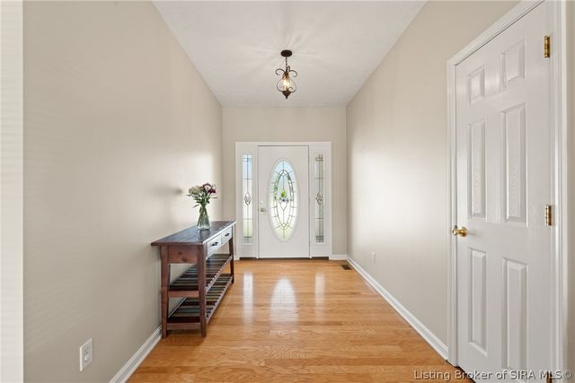 3104 Island Court, Jeffersonville, IN 47130