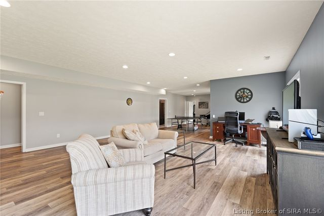 3104 Island Court, Jeffersonville, IN 47130