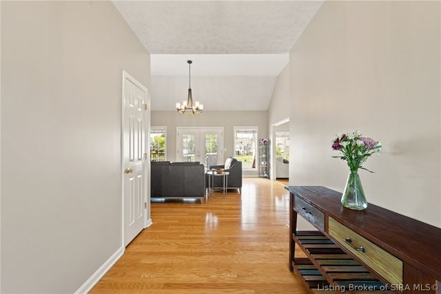 3104 Island Court, Jeffersonville, IN 47130