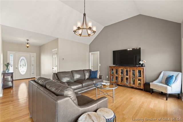 3104 Island Court, Jeffersonville, IN 47130