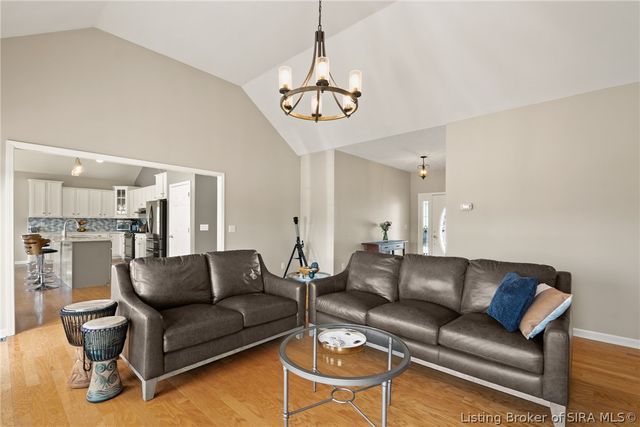 3104 Island Court, Jeffersonville, IN 47130