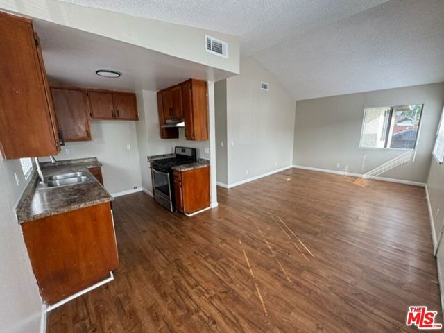 1602 W 206th Street, Torrance, CA 90501