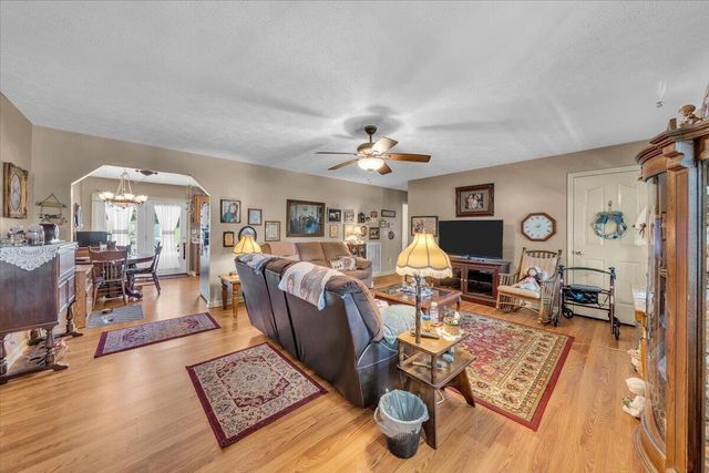 2774 Shelbyville Road, Mcminnville, TN 37110
