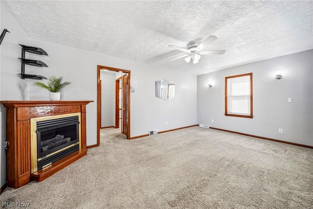 285 E 327th, Willowick, OH 44095