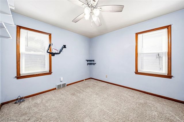285 E 327th, Willowick, OH 44095
