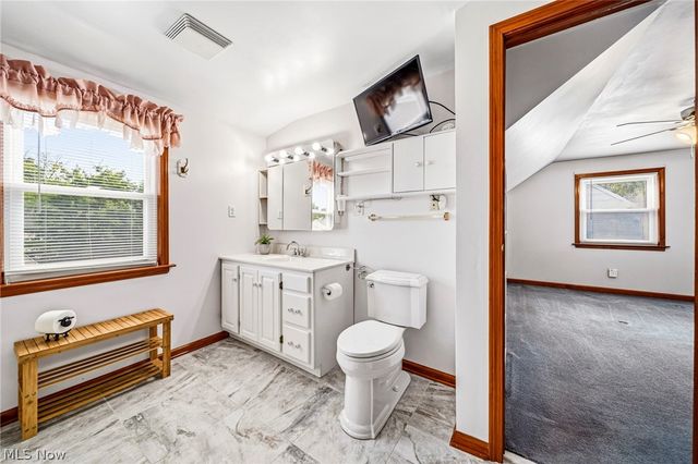 285 E 327th, Willowick, OH 44095