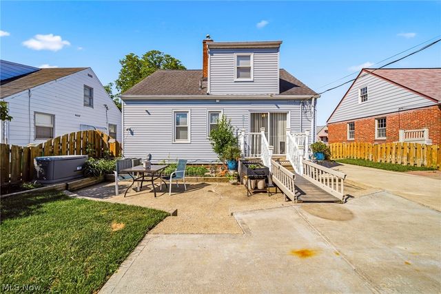 285 E 327th, Willowick, OH 44095