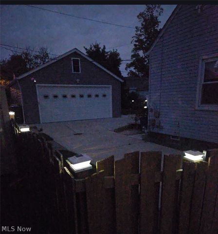 285 E 327th, Willowick, OH 44095