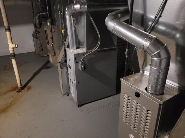 1941 W Hope AVENUE, Milwaukee, WI 53209