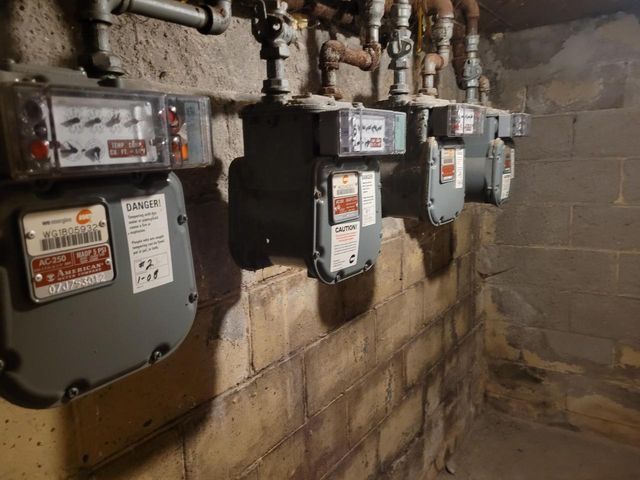 1941 W Hope AVENUE, Milwaukee, WI 53209