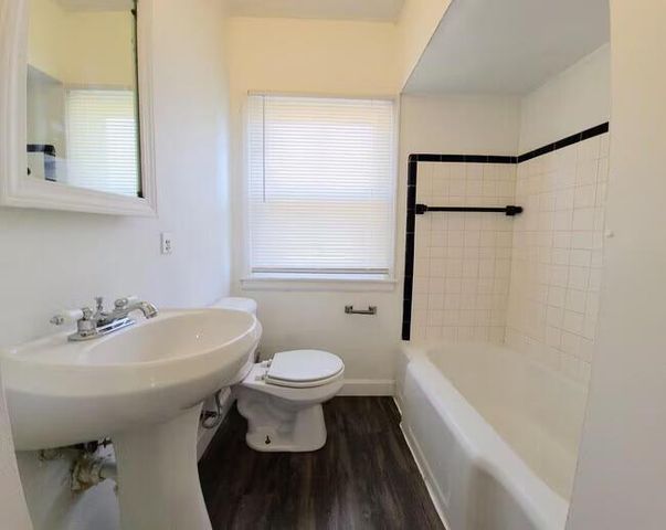 1941 W Hope AVENUE, Milwaukee, WI 53209