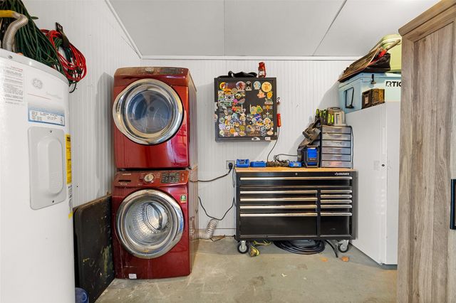 836 Pecan Street, New Ulm, TX 78950