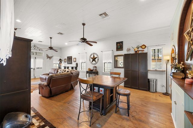 836 Pecan Street, New Ulm, TX 78950