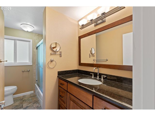 4611 Se LA COUR Ct, Milwaukie, OR 97267