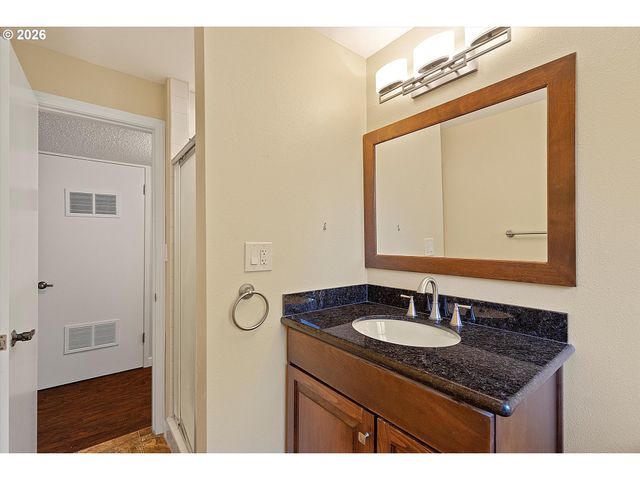 4611 Se LA COUR Ct, Milwaukie, OR 97267