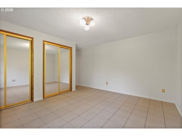 4611 Se LA COUR Ct, Milwaukie, OR 97267