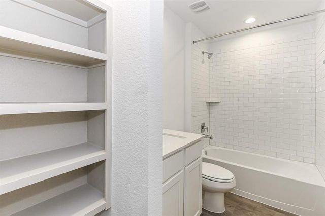 7738 Robert Lane, Rosharon, TX 77583