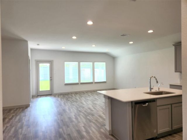 7738 Robert Lane, Rosharon, TX 77583