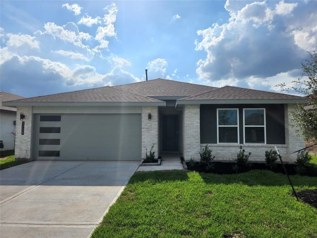 7738 Robert Lane, Rosharon, TX 77583
