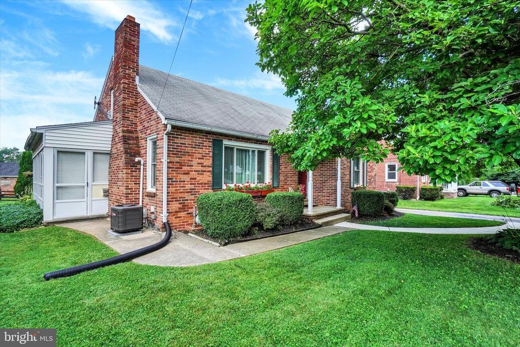 1119 RUXTON RD, York, PA 17403