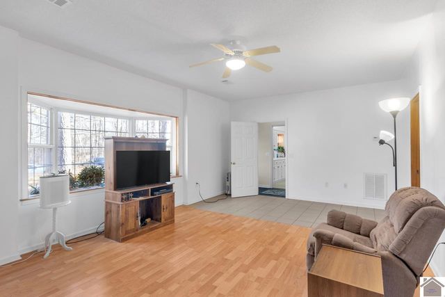 6303 Pottertown Road, Murray, KY 42071