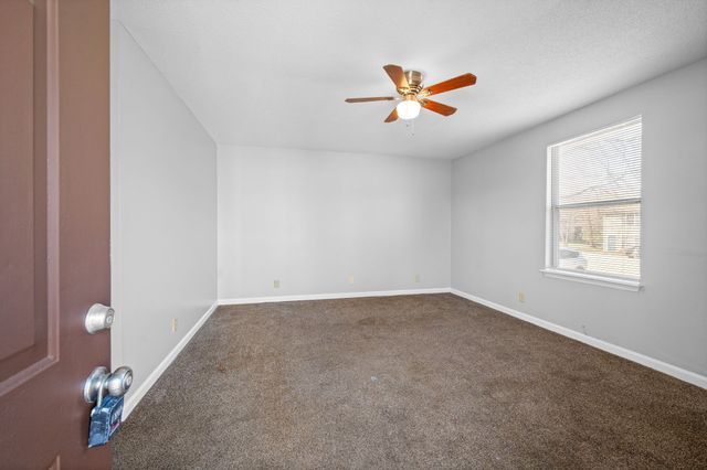 923 Kingsbury Dr Apt B, Clarksville, TN 37040